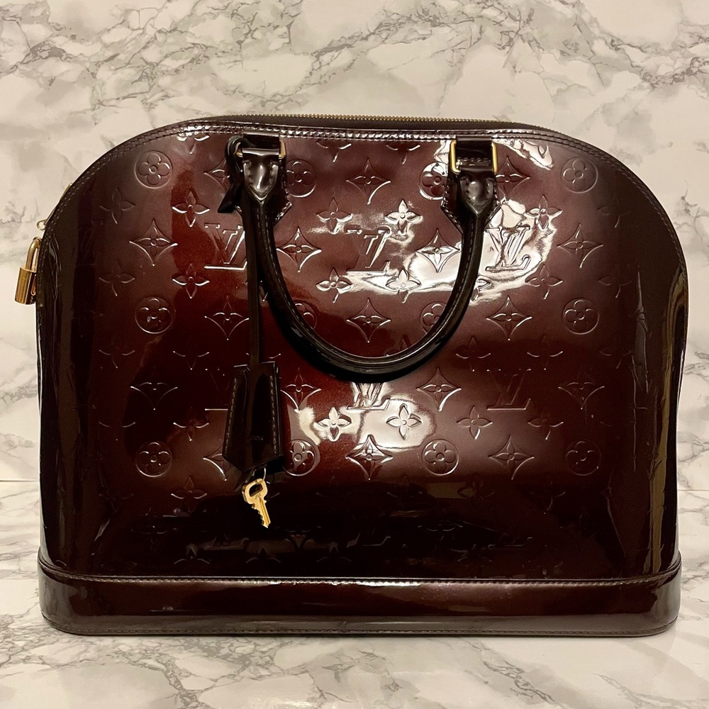 AUTHENTIC Louis Vuitton Alma Vernis MM